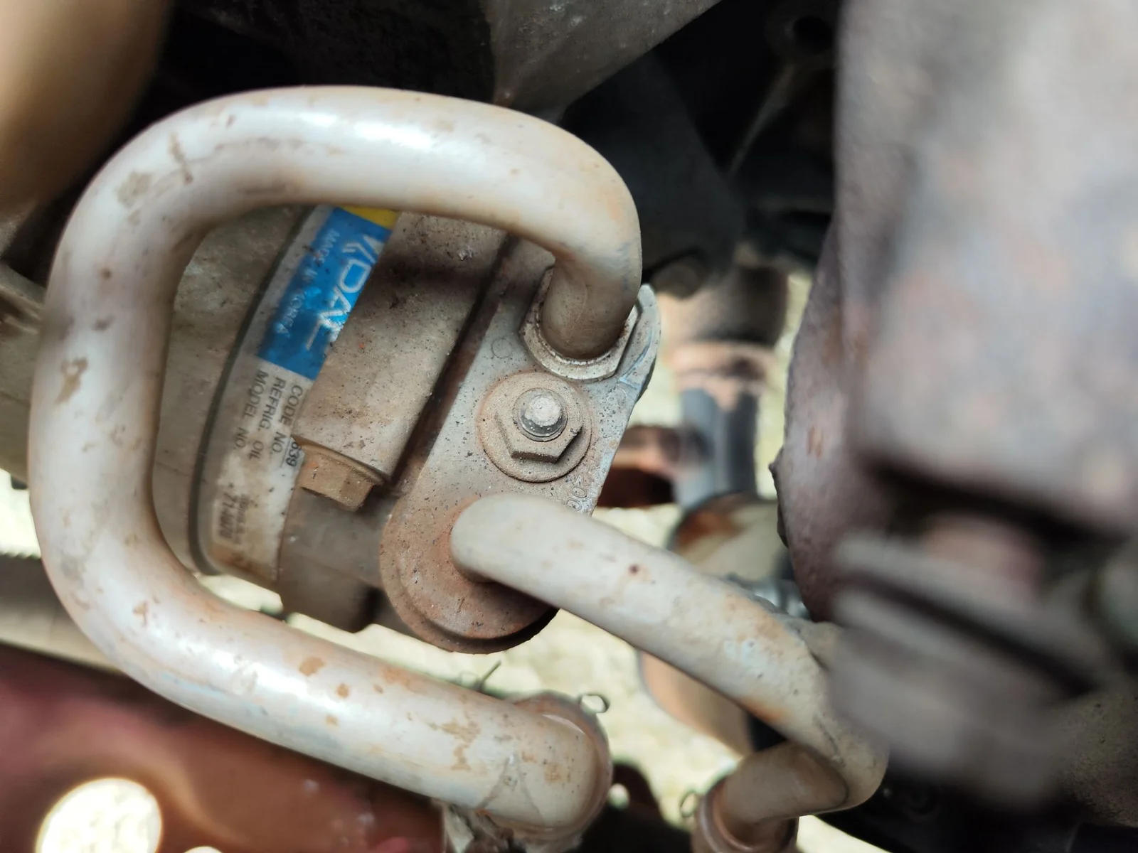 Foto de COMPRESOR AIRE ACONDICIONADO CHEVROLET KALOS 1.2 CAT (72 CV / 53 KW)