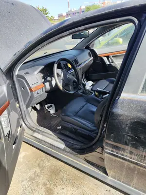 Foto de GOMAS CONTORNO PUERTA OPEL VECTRA C BERLINA 2.2 16V DTI CAT (Y 22 DTR / L50) (125 CV / 92 KW)