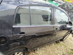 Foto de PUERTA TRASERA DERECHA VOLKSWAGEN GOLF PLUS V (5M1) 1.9 TDI (105 CV / 77 KW)