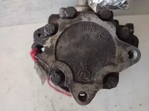Foto de BOMBA DIRECCION AUDI A4 AVANT (8E) 1.9 TDI (131 CV / 96 KW) referencia 91128 foto 2