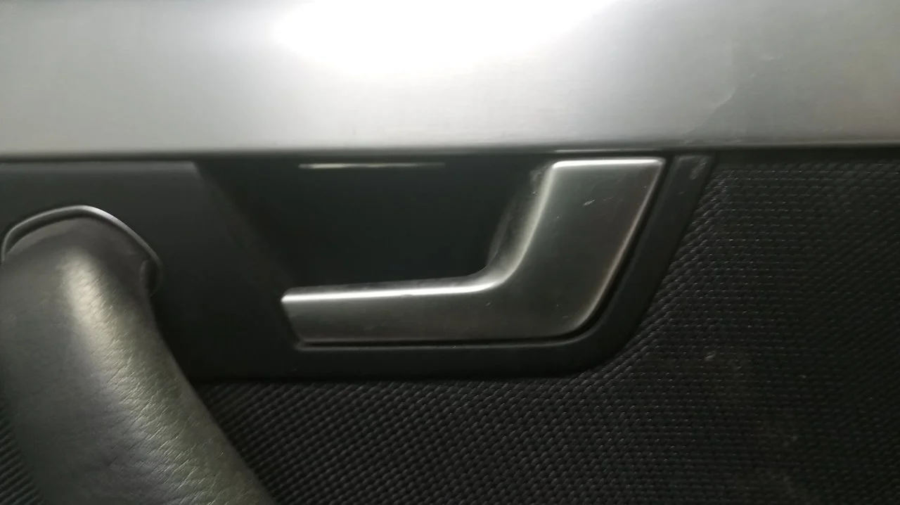 Foto de MANETA INTERIOR TRASERA DERECHA AUDI A4 AVANT (8E) 3.0 V6 24V TDI (233 CV / 171 KW) referencia 8E0839020