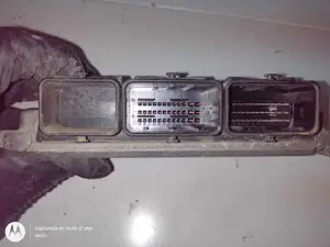 Foto de CENTRALITA MOTOR UCE CITROEN SAXO 1.5 Diesel (57 CV / 42 KW) referencia 0281001839 foto 4