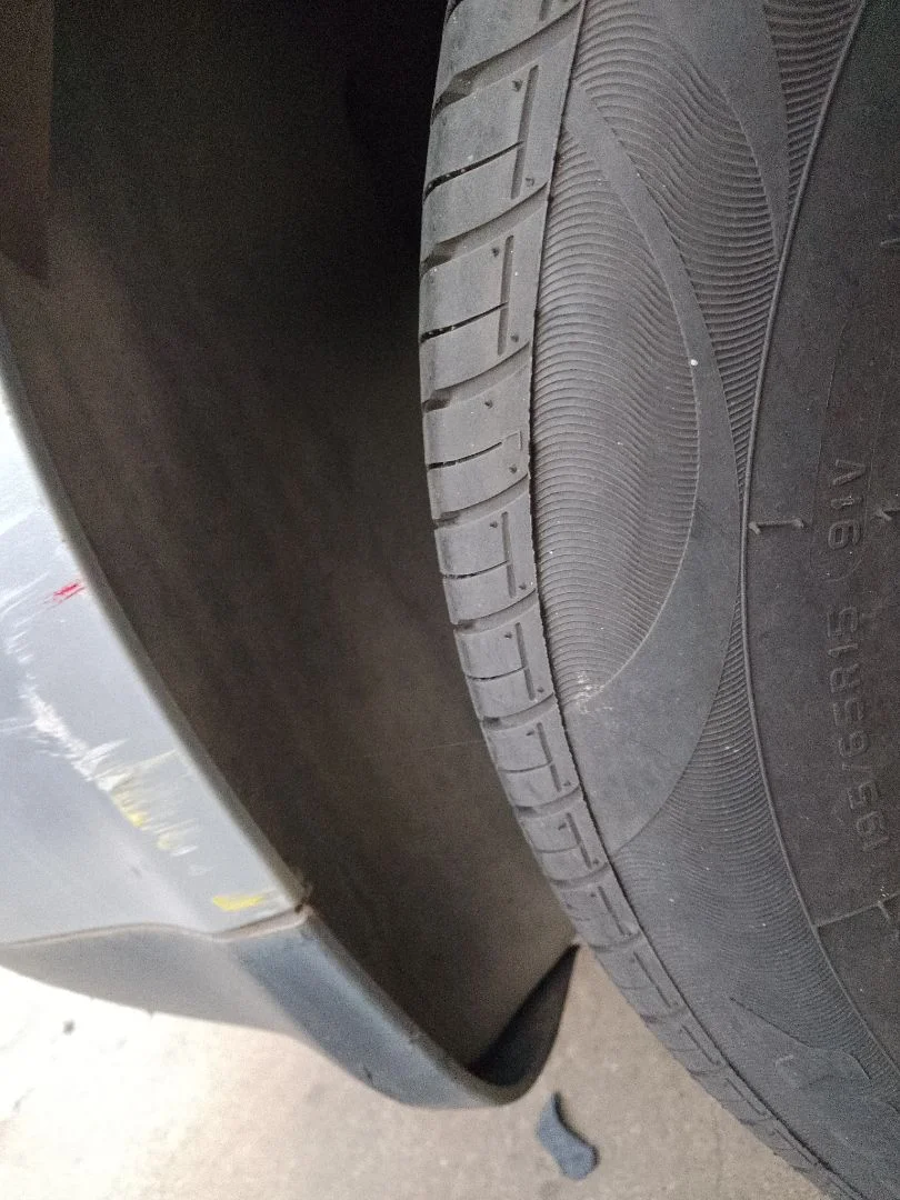 Foto de PASO RUEDA DELANTERO IZQUIERDO VOLKSWAGEN PASSAT BERLINA (3B3) 1.9 TDI (131 CV / 96 KW)