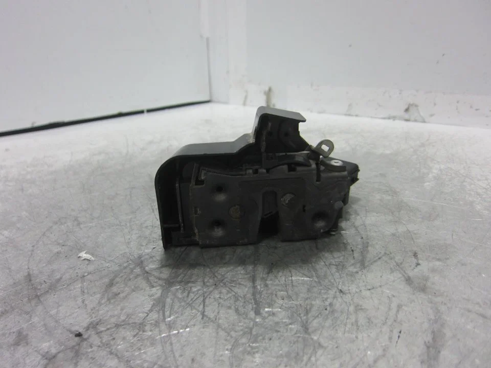 Foto de CERRADURA PUERTA DELANTERA DERECHA FORD FOCUS C-MAX (CAP)(2003) 1.6 TDCi CAT (109 CV / 80 KW) referencia 3M5AR21812AK