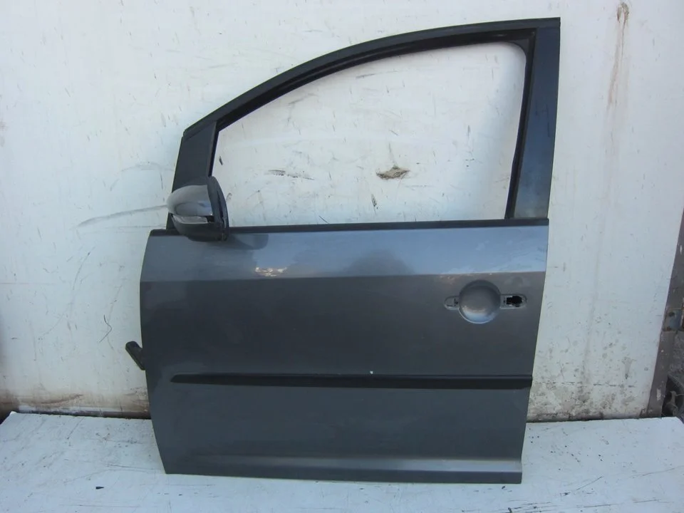 Foto de PUERTA DELANTERA IZQUIERDA VOLKSWAGEN TOURAN (1T3) 1.6 TDI DPF (105 CV / 77 KW)