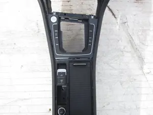 Foto de CONSOLA CENTRAL VOLKSWAGEN GOLF VII BERLINA (BQ1/BE2) 1.6 TDI (116 CV / 85 KW) referencia 5G0863250B foto 12