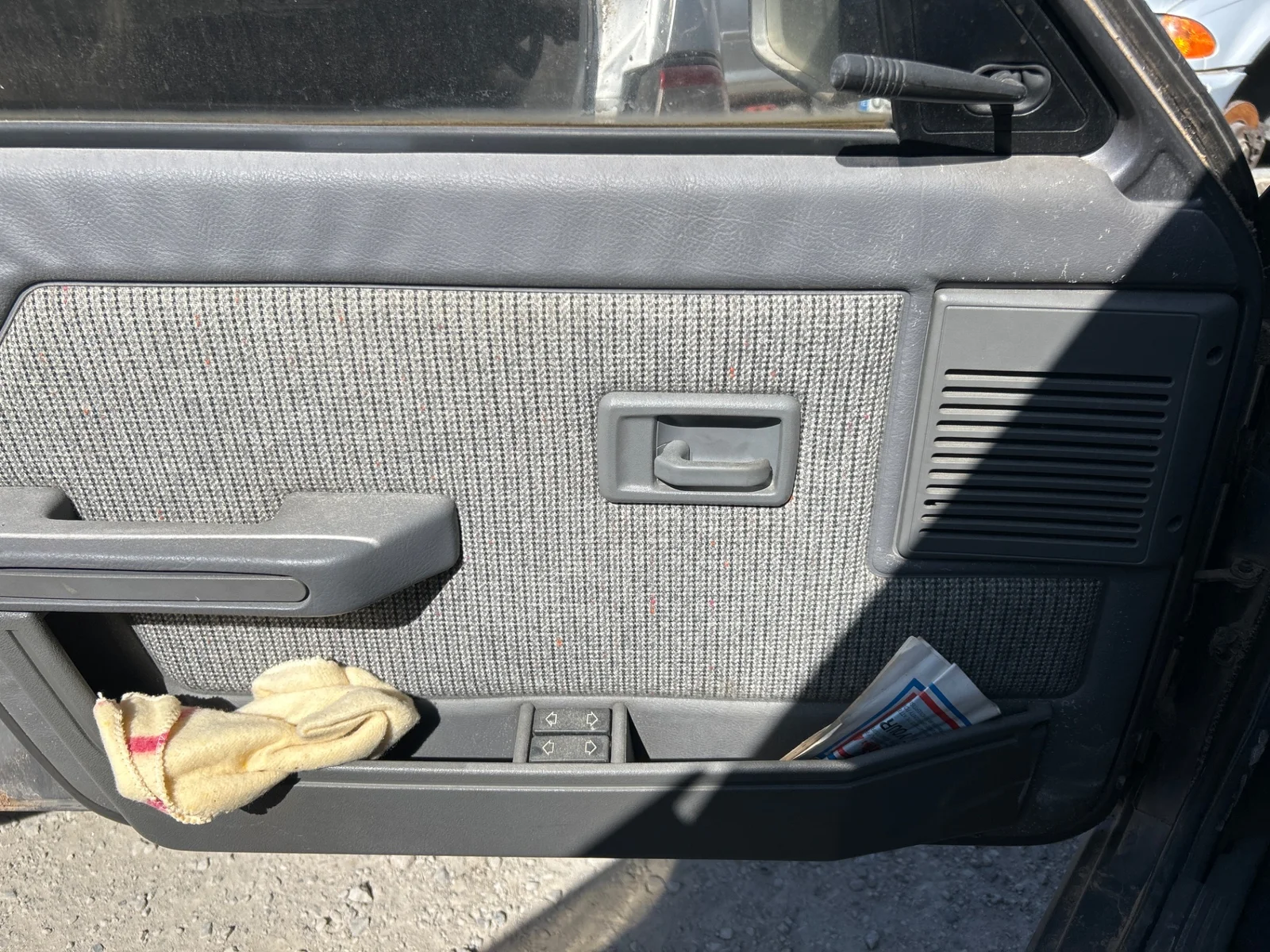 Foto de ELEVALUNAS DELANTERO IZQUIERDO PEUGEOT 309 1.6 (88 CV / 65 KW)