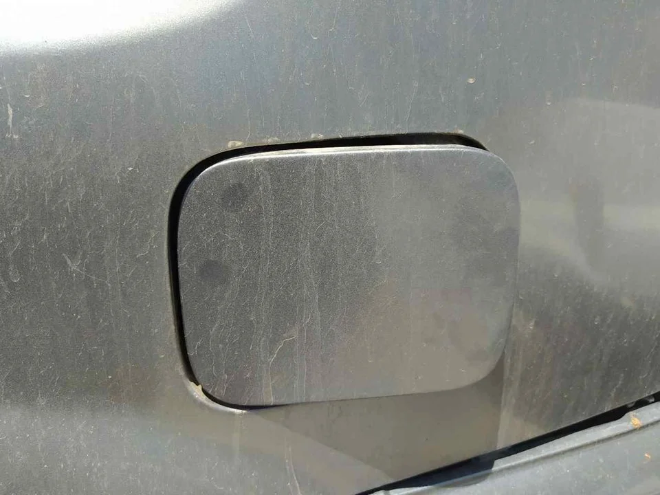 Foto de TAPA EXTERIOR COMBUSTIBLE NISSAN X-TRAIL (T30) 2.2 16V Turbodiesel CAT (114 CV / 84 KW) referencia 788308H300