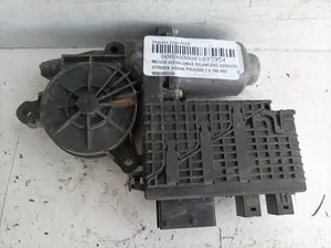 Foto de MOTOR ELEVALUNAS DELANTERO DERECHO CITROEN XSARA PICASSO referencia 9682495580