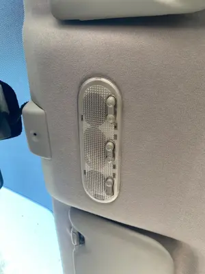 Foto de LUZ INTERIOR NISSAN QASHQAI (J10) 2.0 16V CAT (141 CV / 104 KW) referencia 26430BC40B