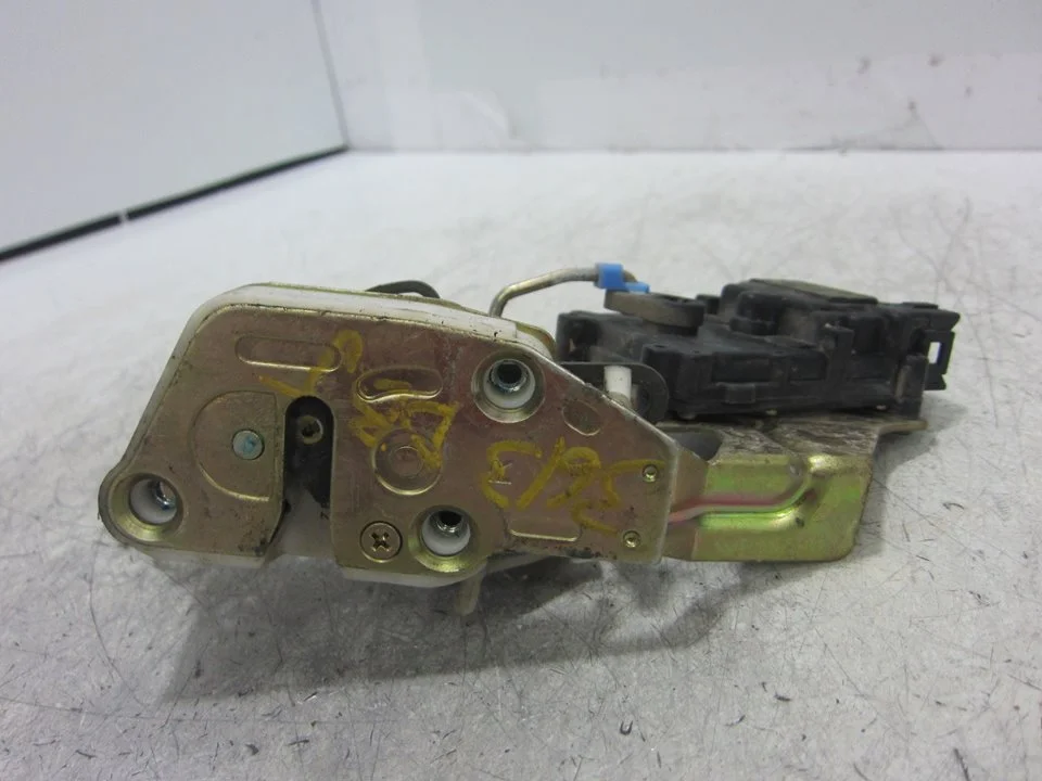 Foto de CERRADURA PUERTA DELANTERA DERECHA CHEVROLET MATIZ (2004) 0.8 CAT (52 CV / 38 KW)