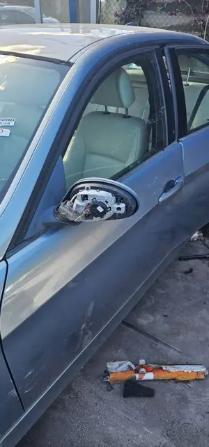 Foto de PUERTA DELANTERA IZQUIERDA BMW SERIE 3 BERLINA (E90) 2.0 CAT (129 CV / 95 KW)