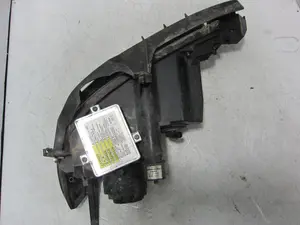 Foto de FARO DERECHO MAZDA 3 BERLINA (BK) 1.6 CD Diesel CAT (109 CV / 80 KW) referencia 4140480900 foto 9