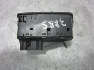Foto de MANDO ELEVALUNAS TRASERO IZQUIERDO OPEL CORSA D 1.2 16V CAT (Z 12 XEP / LB4) (80 CV / 59 KW) referencia 13258521AA foto 2