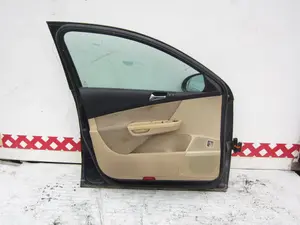 Foto de PUERTA DELANTERA IZQUIERDA VOLKSWAGEN PASSAT BERLINA (3C2) 2.0 TDI (140 CV / 103 KW) foto 3