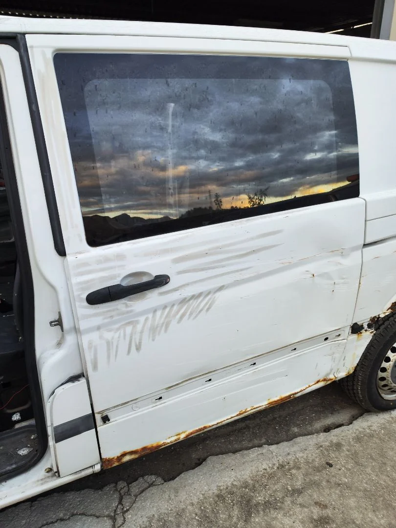 Foto de GOMAS CONTORNO PUERTA MERCEDES-BENZ VITO FURGÓN (639) 2.1 CDI CAT (109 CV / 80 KW)