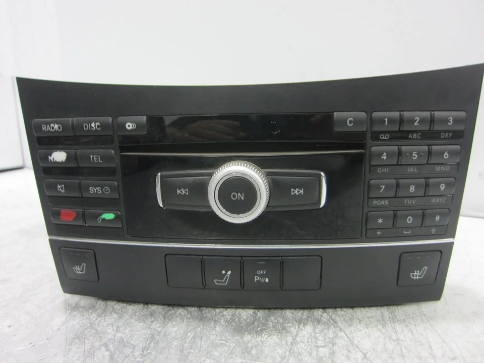 Foto de SISTEMA AUDIO / RADIO CD MERCEDES-BENZ CLASE E (BM 212) FAMILIAR referencia A2129065600