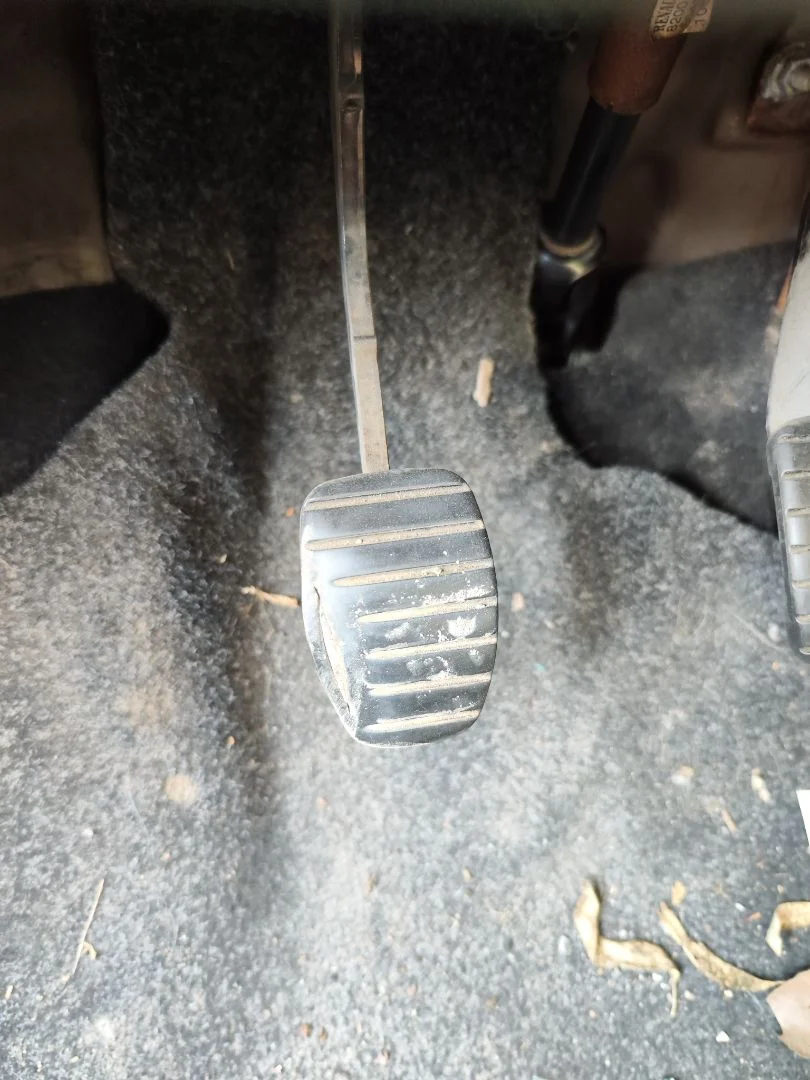 Foto de PEDAL EMBRAGUE RENAULT CLIO III 1.4 16V (98 CV / 72 KW)