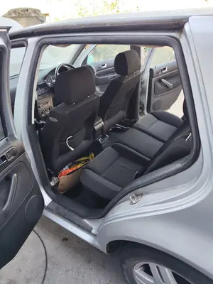 Foto de GOMAS CONTORNO PUERTA VOLKSWAGEN GOLF IV BERLINA (1J1)(10.1997) 1.9 TDI (131 CV / 96 KW)