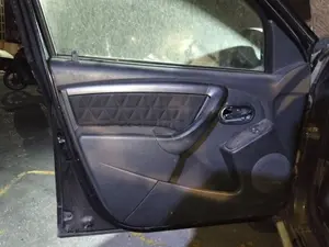 Foto de GUARNECIDO PUERTA DELANTERA IZQUIERDA DACIA DUSTER I 1.2 16V TCE CAT (125 CV / 92 KW) referencia 809015856R
