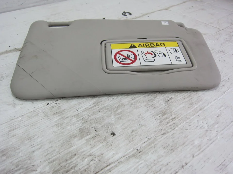 Foto de PARASOL DERECHO NISSAN MICRA (K14) 0.9 CAT (90 CV / 66 KW)