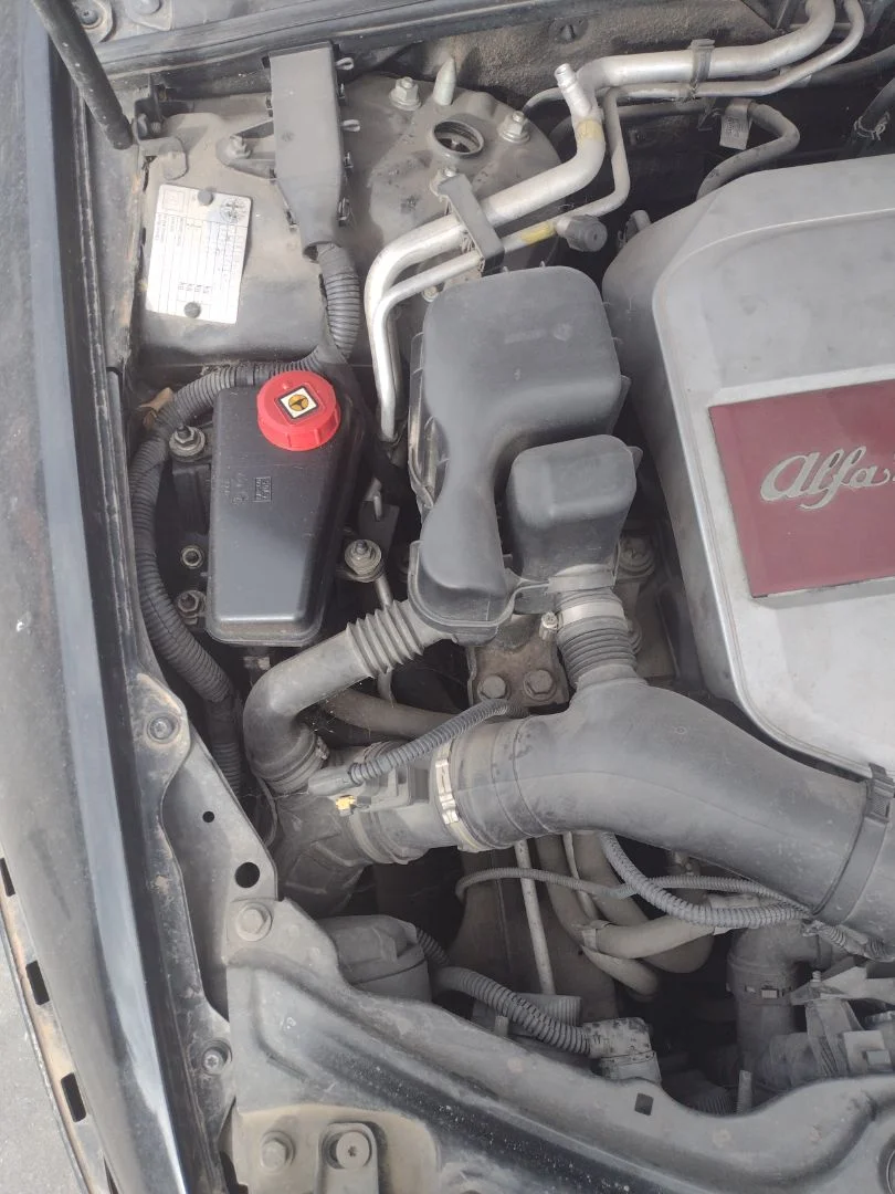Foto de CAJA FILTRO AIRE ALFA ROMEO 159 (140) 1.9 JTD (M) 16V CAT (150 CV / 110 KW)