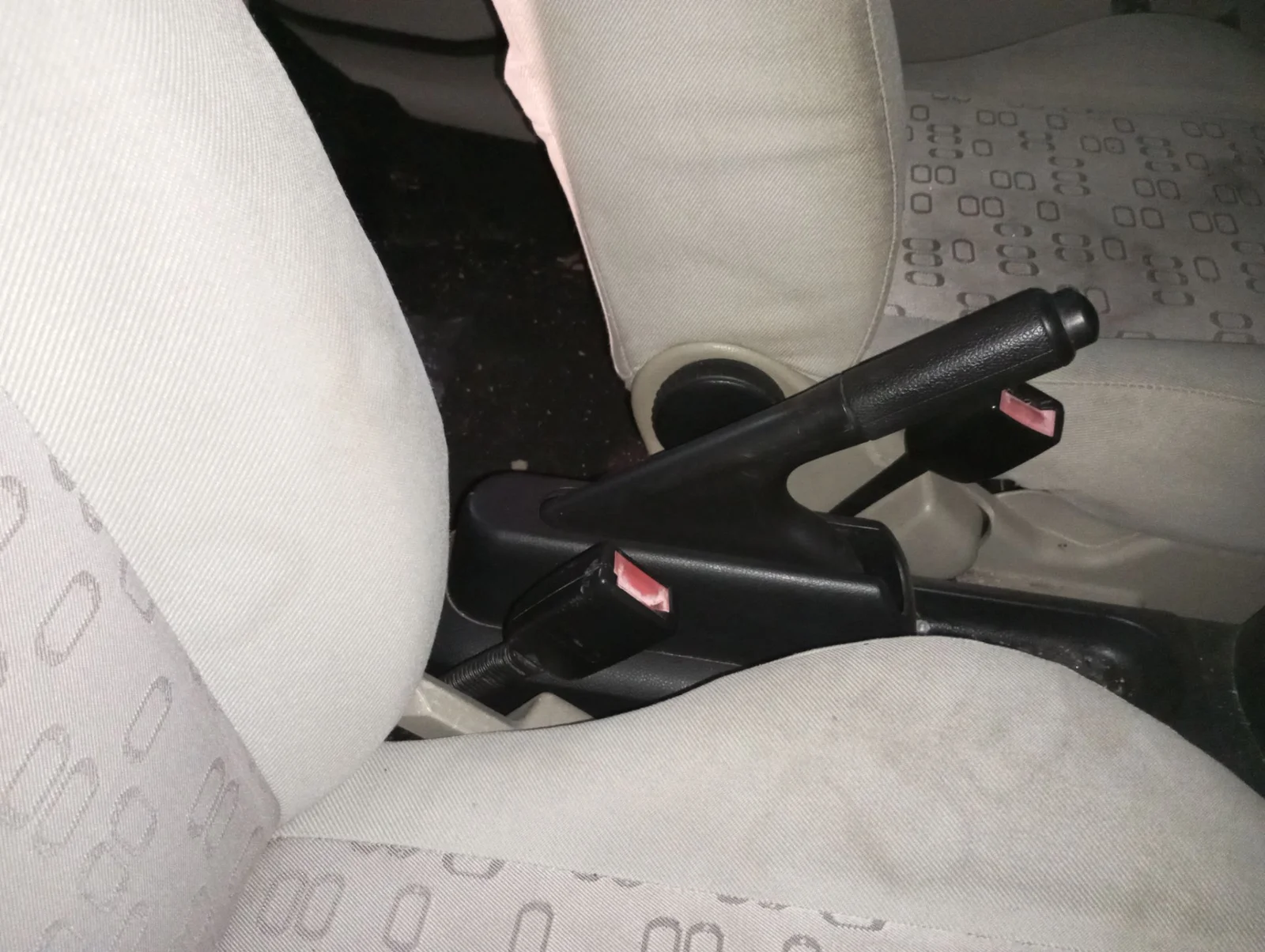 Foto de PALANCA FRENO FORD FIESTA (CBK) 1.25 16V CAT (69 CV / 51 KW)