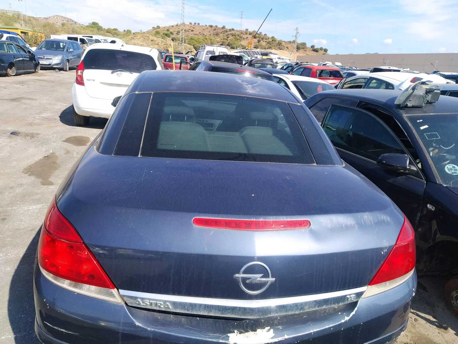 Foto de MANETA EXTERIOR MALETERO / PORTON OPEL ASTRA H TWIN TOP 1.8 16V (140 CV / 103 KW)