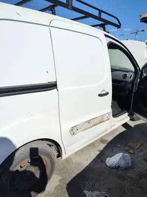 Foto de PUERTA LATERAL CORREDERA DERECHA CITROEN BERLINGO FURGÓN 1.6 16V HDi FAP (75 CV / 55 KW)