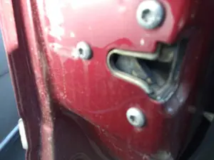 Foto de CERRADURA PUERTA DELANTERA DERECHA OPEL ASTRA G BERLINA 1.7 16V DTI CAT (Y 17 DT / LR6) (75 CV / 55 KW) referencia 90561154