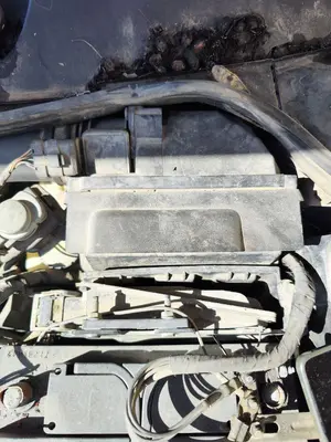 Foto de CAJA FILTRO AIRE RENAULT MEGANE II BERLINA 5P 1.5 dCi Diesel (101 CV / 74 KW)