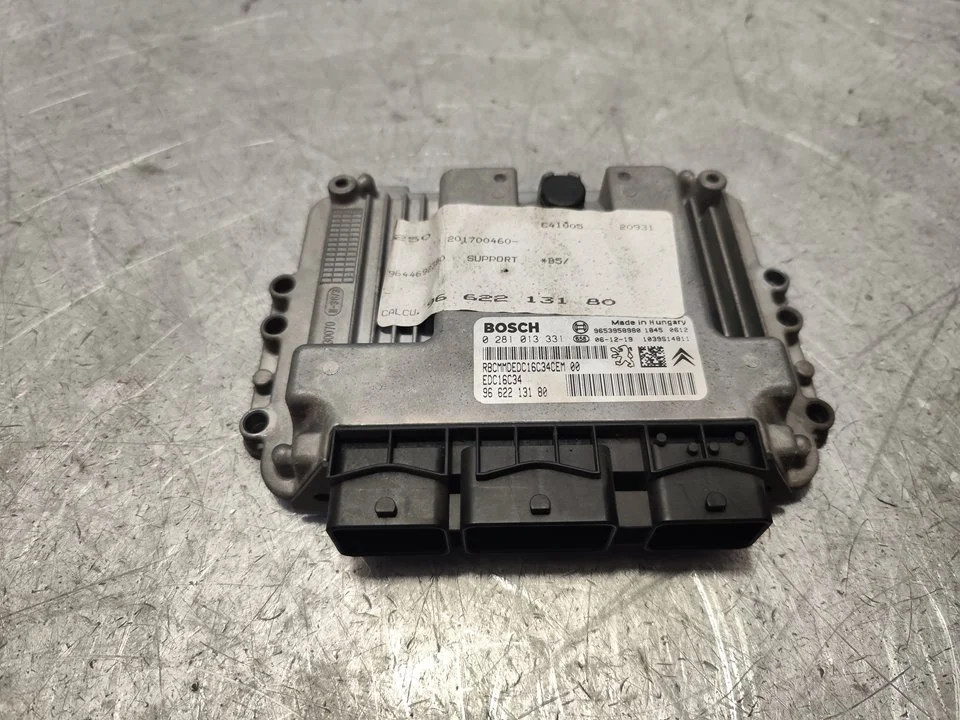 Foto de CENTRALITA MOTOR UCE CITROEN C4 COUPE 1.6 HDi CAT (9HY / DV6TED4) (109 CV / 80 KW) referencia 9662213180