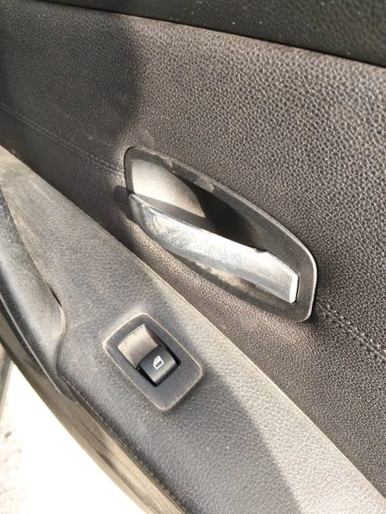 Foto de MANDO ELEVALUNAS TRASERO DERECHO BMW SERIE 5 BERLINA (E60)