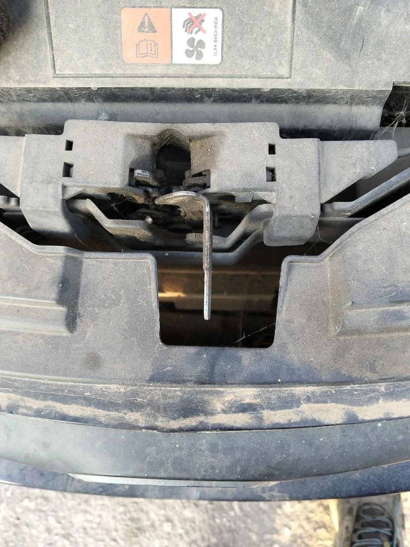 Foto de CERRADURA CAPO MAZDA 6 BERLINA (GH) 2.2 Turbodiesel CAT (163 CV / 120 KW) referencia GS1F-56-620A