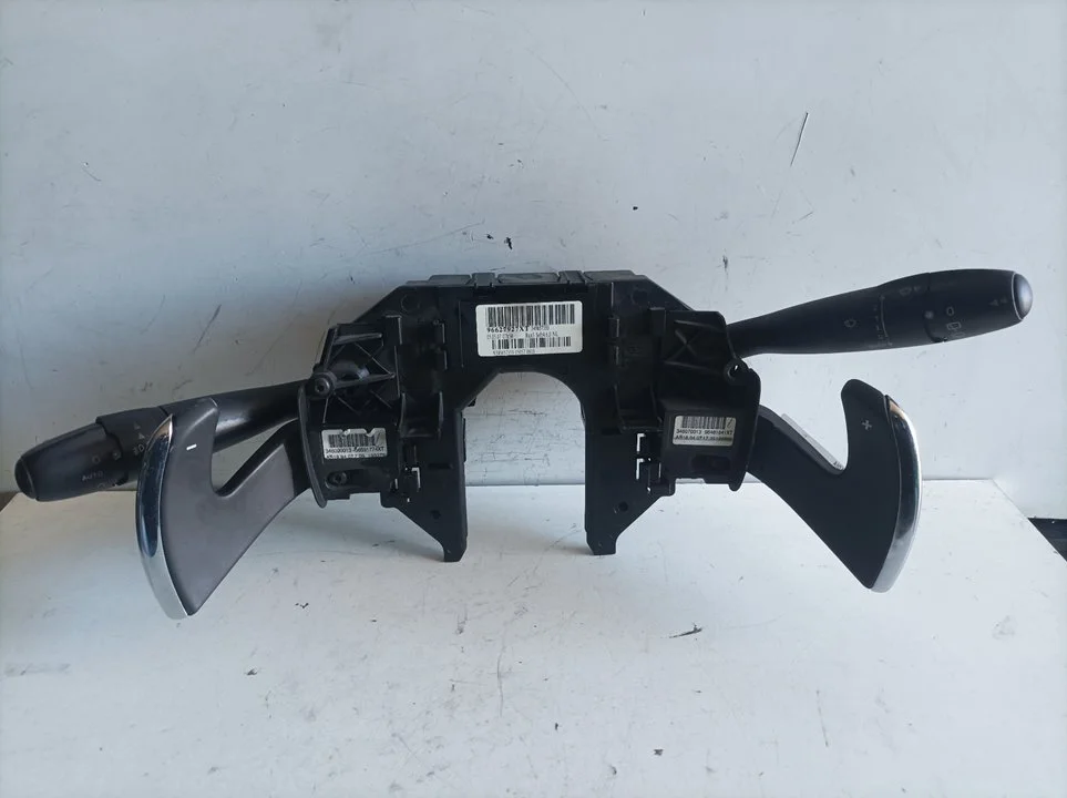 Foto de MANDO MULTIFUNCION CITROEN C4 PICASSO 2.0 HDi FAP CAT (RHR / DW10BTED4) (136 CV / 100 KW) referencia 96627927XT