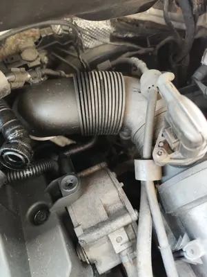 Foto de TUBO VOLKSWAGEN CADDY (2K)(02.2004) 1.9 TDI (BSU) (75 CV / 55 KW)