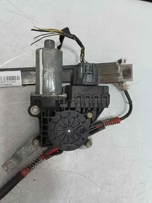 Foto de ELEVALUNAS TRASERO DERECHO FORD MONDEO BERLINA (GE) 1.8 CAT (125 CV / 92 KW) referencia 0130821770 foto 3