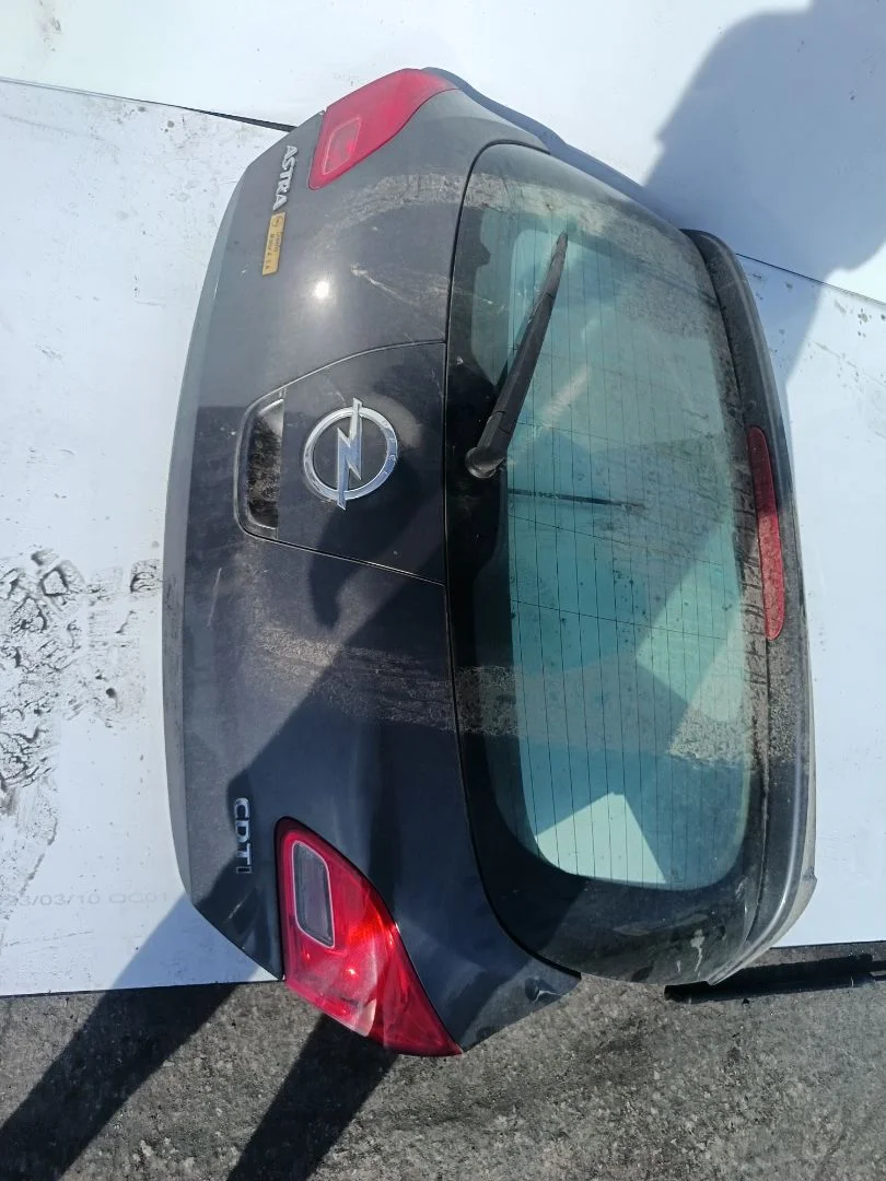 Foto de MOTOR LIMPIA TRASERO OPEL ASTRA J BERLINA 5P 1.7 16V CDTI (110 CV / 81 KW)