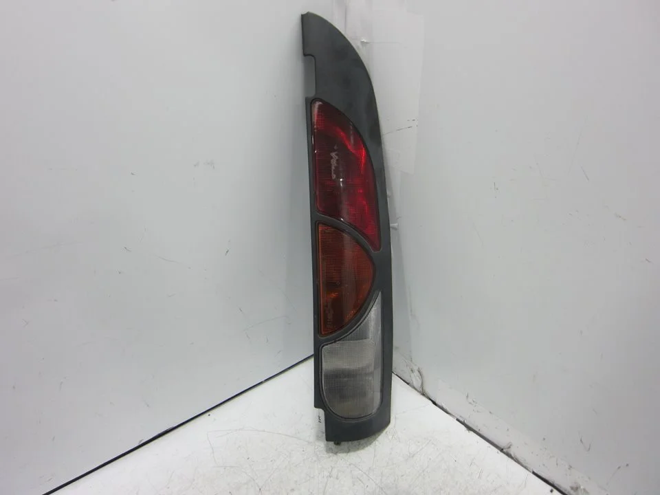 Foto de PILOTO TRASERO DERECHO RENAULT KANGOO I (F/KC0) 1.9 Diesel (64 CV / 47 KW) referencia 2277