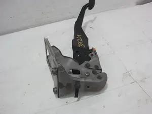 Foto de PEDAL FRENO MITSUBISHI ASX (GA0W) 1.6 CAT (117 CV / 86 KW) foto 3