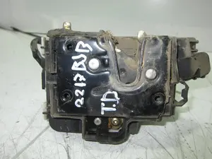 Foto de CERRADURA PUERTA TRASERA DERECHA SEAT IBIZA (6K1) 1.4 (60 CV / 44 KW) referencia 6K4839016 foto 3