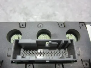 Foto de PANTALLA MULTIFUNCION OPEL CORSA C 1.3 16V CDTI CAT (Z 13 DT / LN9) (69 CV / 51 KW) referencia 13208191 foto 2