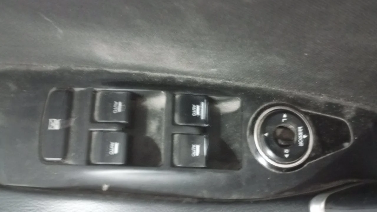 Foto de MANDO ELEVALUNAS DELANTERO IZQUIERDO HYUNDAI I40 CW (VF) 1.7 CRDi CAT (141 CV / 104 KW) referencia 93570-3Z300