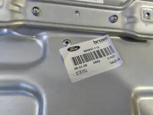 Foto de ELEVALUNAS DELANTERO DERECHO FORD FOCUS BERLINA (CAP) 1.8 TDCi Turbodiesel CAT (116 CV / 85 KW) referencia 1738646 foto 8