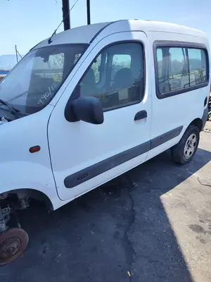 Foto de PUERTA DELANTERA IZQUIERDA RENAULT KANGOO I (F/KC0) 1.9 dCi Diesel CAT (84 CV / 62 KW) referencia 7751471745 foto 2