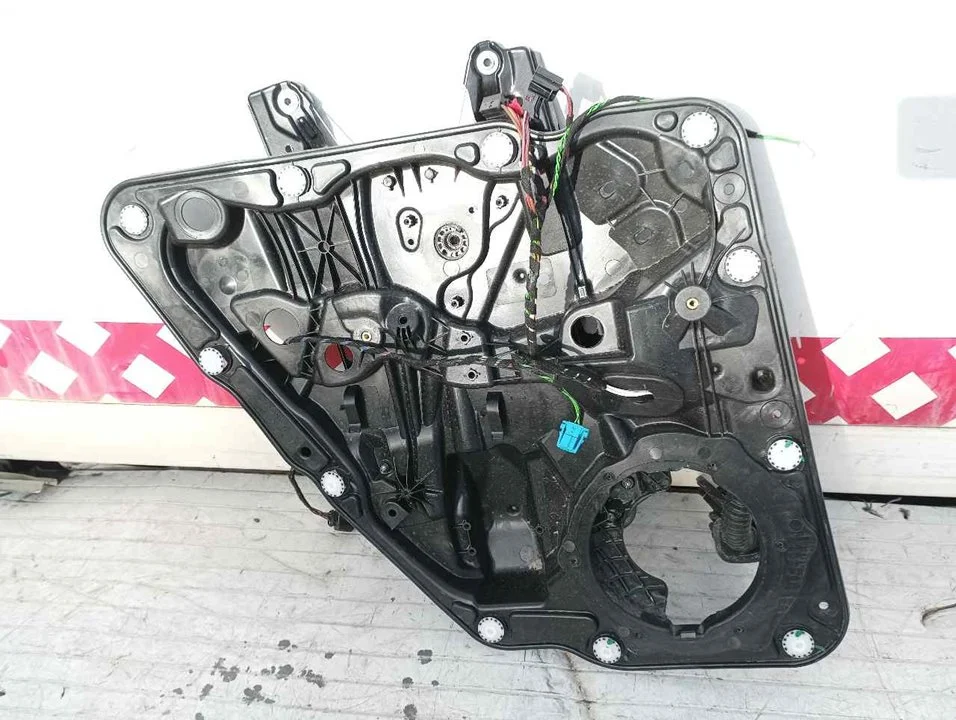 Foto de ELEVALUNAS TRASERO IZQUIERDO PORSCHE CAYENNE (TIPO 92A) referencia 917189102