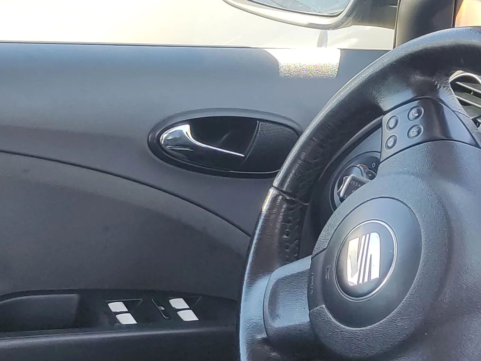 Foto de MANETA INTERIOR DELANTERA IZQUIERDA SEAT ALTEA (5P1) 2.0 TDI (140 CV / 103 KW) referencia 5P1867171B 1UQ