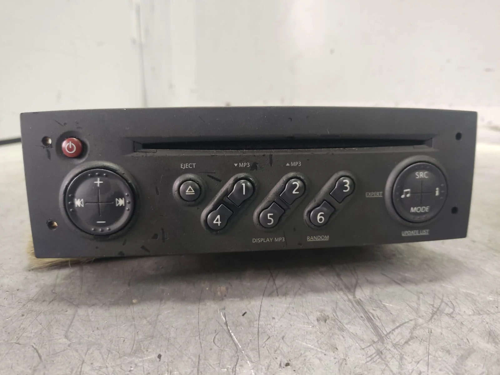 Foto de SISTEMA AUDIO / RADIO CD RENAULT CLIO III 1.5 dCi Diesel CAT (86 CV / 63 KW) referencia 8200401291