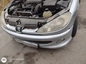 Foto de REFUERZO PARAGOLPES DELANTERO PEUGEOT 206 1.4 HDi (68 CV / 50 KW)