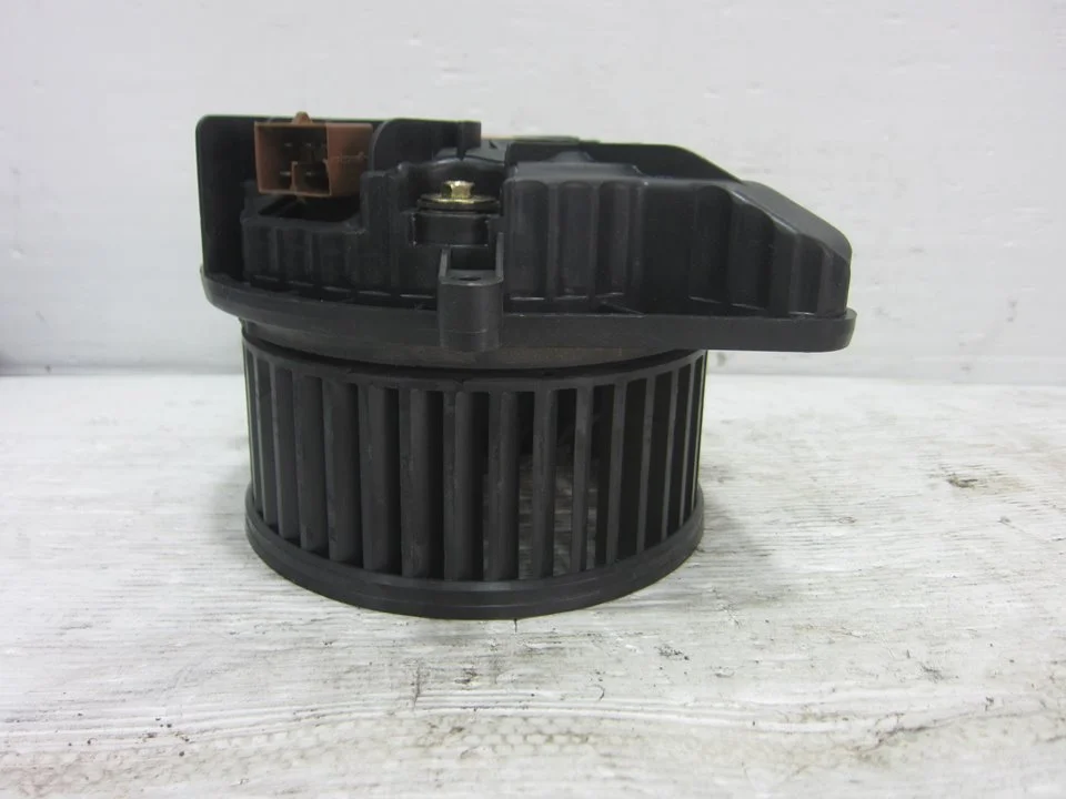 Foto de VENTILADOR CALEFACCION AUDI A4 BERLINA (8E) 2.0 TDI (140 CV / 103 KW) referencia 8E1820021E